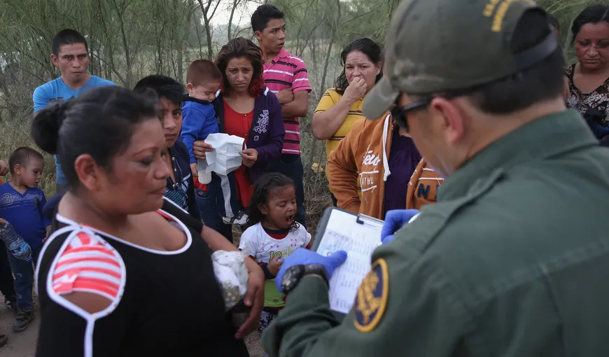 Decizie şocantă: Donald Trump vrea să îi separe pe copiii imigranţilor de părinţii lor