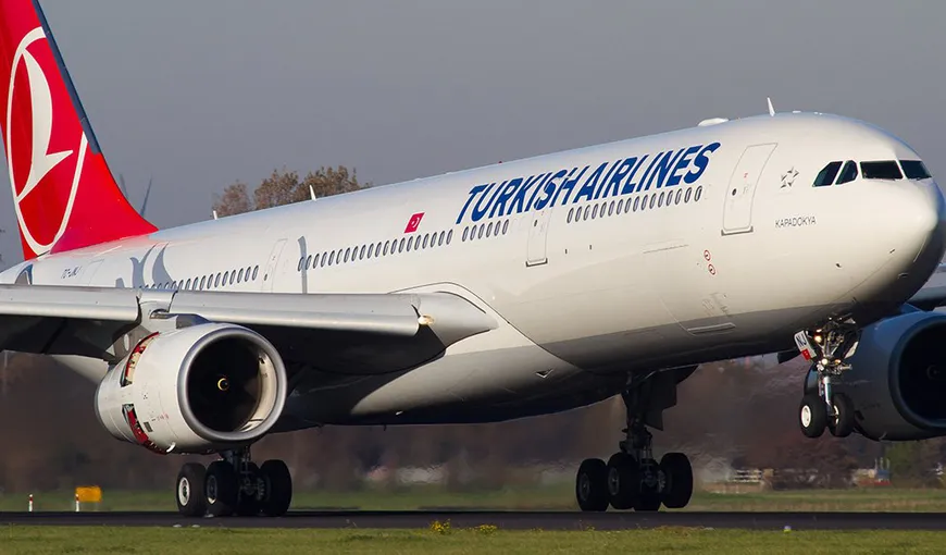 Un avion Turkish Airlines a aterizat de urgenţă după ce un pasager şi-a creat pentru reţeaua Wifi un nume care a stârnit panică