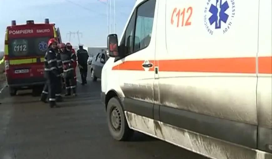 O ambulanţă care transporta un pacient în stare gravă la Bucureşti, implicată într-un accident