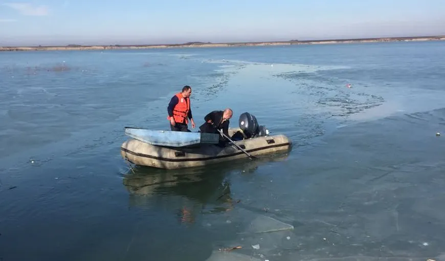 Tragedie în Ialomiţa. Un bărbat care a ieşit pe lac cu o barcă improvizată a murit înecat