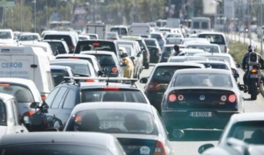 Trafic rutier restricţionat temporar, sâmbătă şi duminică, pe mai multe străzi din Capitală