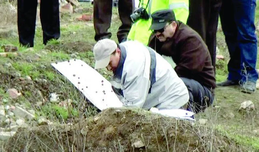 Detalii şocante în cazul crimei din Iaşi: Femeia a fost îngropată de vie pe câmp de către concubin şi de fiul ei