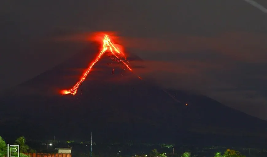 Erupţie iminentă a vulcanului Mayon, din Filipine. Peste 12.000 de oameni şi-au părăsit casele, evacuările continuă