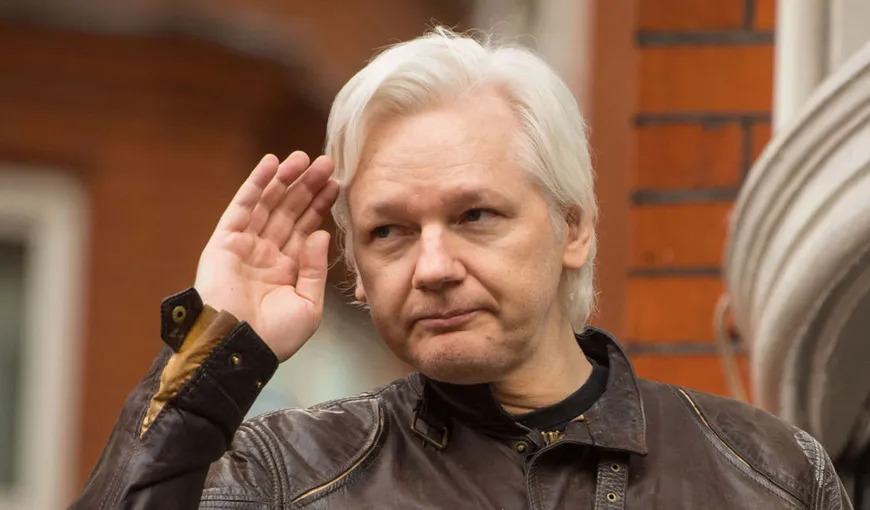 Avocaţii lui Assange le cer autorităţilor britanice să-i ridice mandatul de arestare care îl vizează