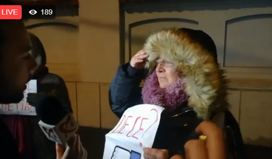 Protestatari de la Iniţiativa România în faţa Palatului Cotroceni cu mesajul: „De ce?” VIDEO