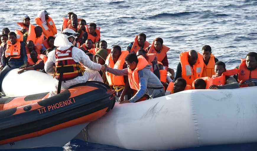 Victime în Mediterana: Peste 100 de migranţi dintr-o barcă pneumatică sunt daţi dispăruţi într-un naufragiu