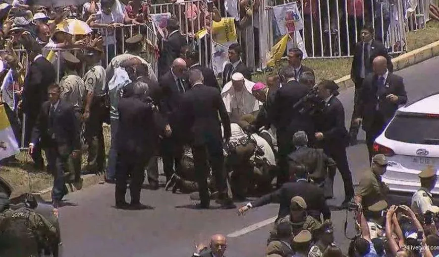 Gest impresionant al Papei Francisc pentru o poliţistă