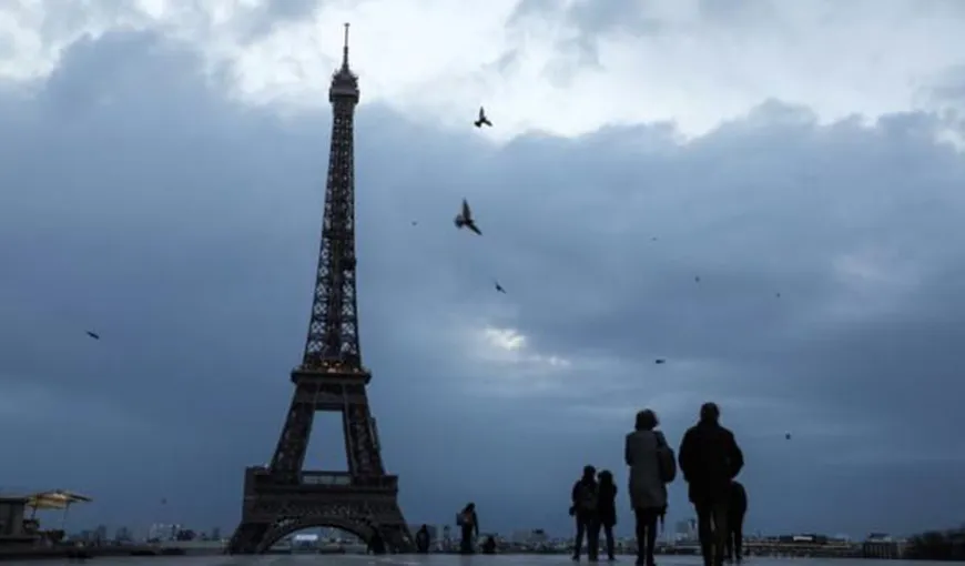 Turnul Eiffel a fost închis din cauza vremii. Activitatea a fost oprită şi pe două aeroporturi din Franţa