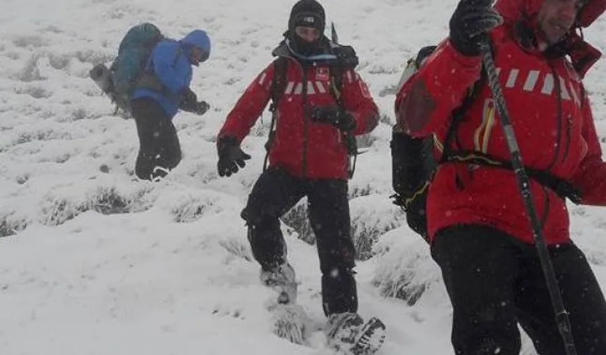 Operaţiune de salvare în Masivul Bucegi. Cinci turişti au fost surprinşi de viscol pe munte