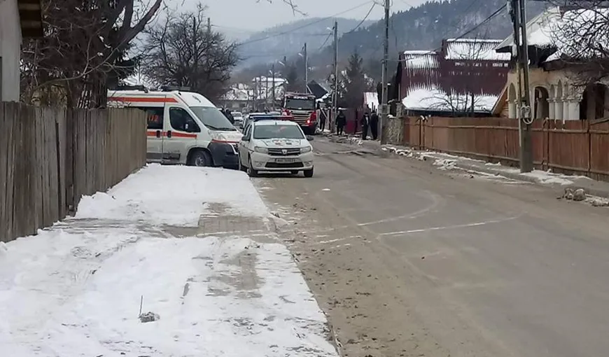 Descoperire şocantă într-o casă din Târgu Ocna: Două persoane cu gâtul tăiat într-o locuinţă incendiată