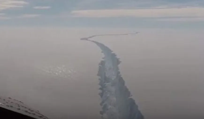 Primele imagini cu icebergul de 26 de ori mai mare decât Bucureştiul, desprins din Antarctica VIDEO