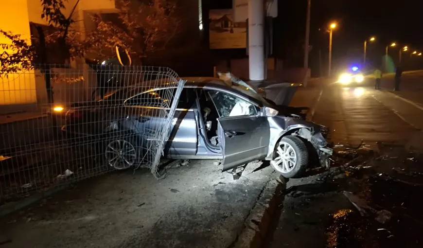 Accident grav în judeţul Sibiu. Un chirurg de 37 de ani a murit după ce a intrat cu maşina într-un stâlp
