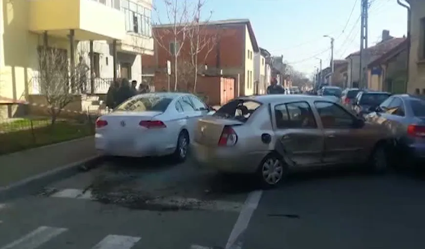 Carambol cu patru maşini, în Drobeta Turnu-Severin. Trei persoane au fost rănite