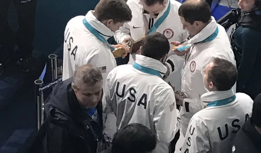 Jocurile Olimpice de iarnă 2018. Întâmplare amuzantă la JO, campionii de la curling au primit din greşeală alte medalii