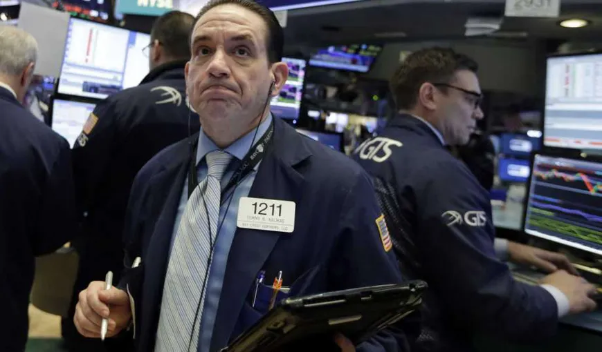Wall Street a închis din nou în scădere puternică; Dow Jones a înregistrat a doua cea mai mare scădere într-o singură zi din istoria sa