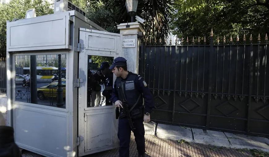 Atac cu grenadă în apropiere de o secţie de poliţie din Atena. O persoană a fost rănită