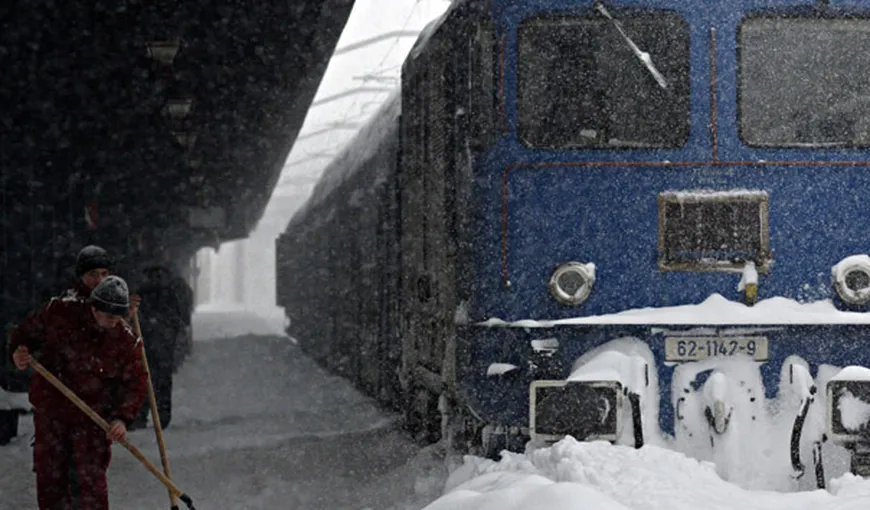 CFR Călători a anulat marţi zeci de trenuri din cauza vremii nefavorabile UPDATE