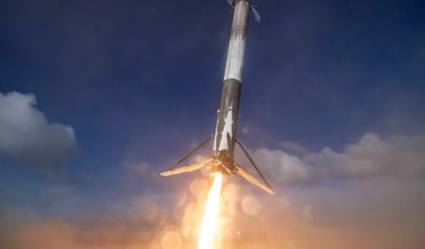 O rachetă Falcon 9 a produs o gaură de aproape 900 de kilometri în ionosferă. Cum ne afectează