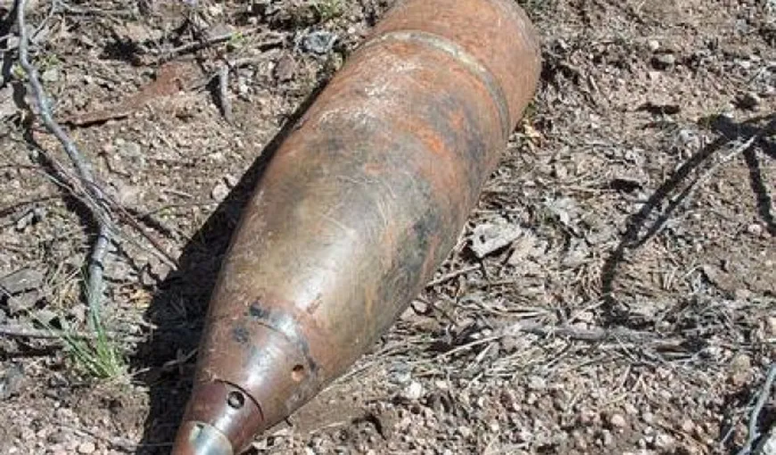 Un proiectil de război a fost găsit pe un bulevard din Vrancea
