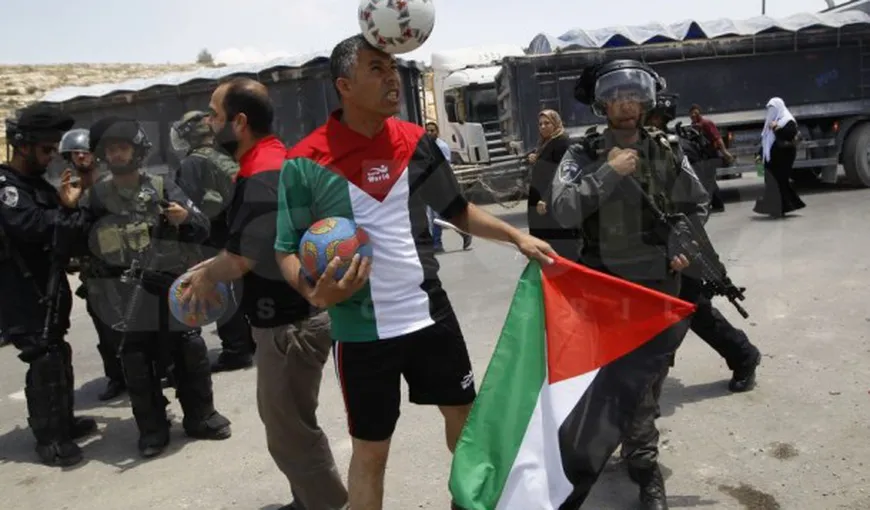 Noi confruntări în Fâşia Gaza. Mai mulţi protestatari palestinieni au fost răniţi, iar alţii, împuşcaţi mortal