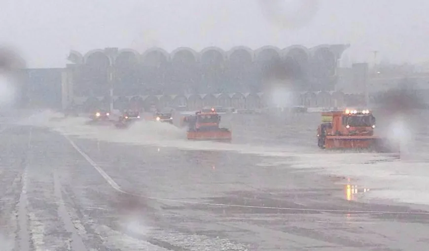 Circulaţia pe Aeroportul Henri Coandă, perturbată: Şase curse au fost anulate. Întârzierile depăşesc şi două ore