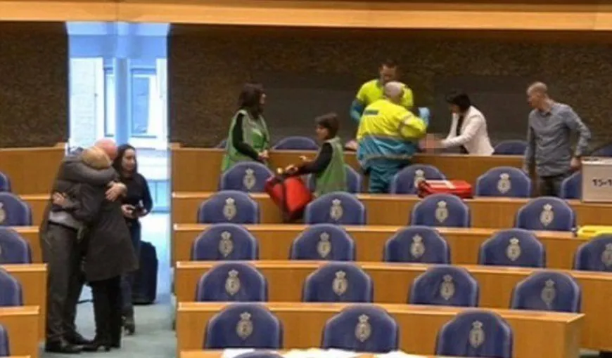 Un bărbat s-a aruncat de la balconul Parlamentului, în plină şedinţă de lucru