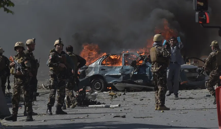 Atac sinucigaş la Kabul. Cel puţin şapte persoane au murit