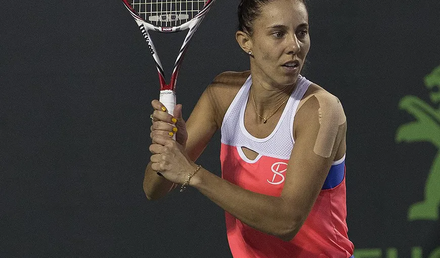 Mihaela Buzărnescu a câştigat doar cinci game-uri la Miami. Niculescu şi Begu debutează azi în turneu