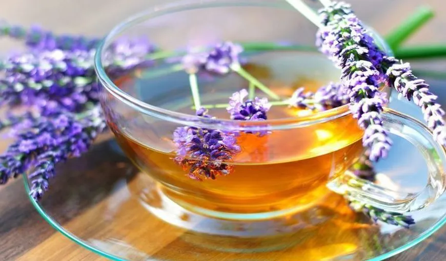 4 ceaiuri naturale care combat stresul
