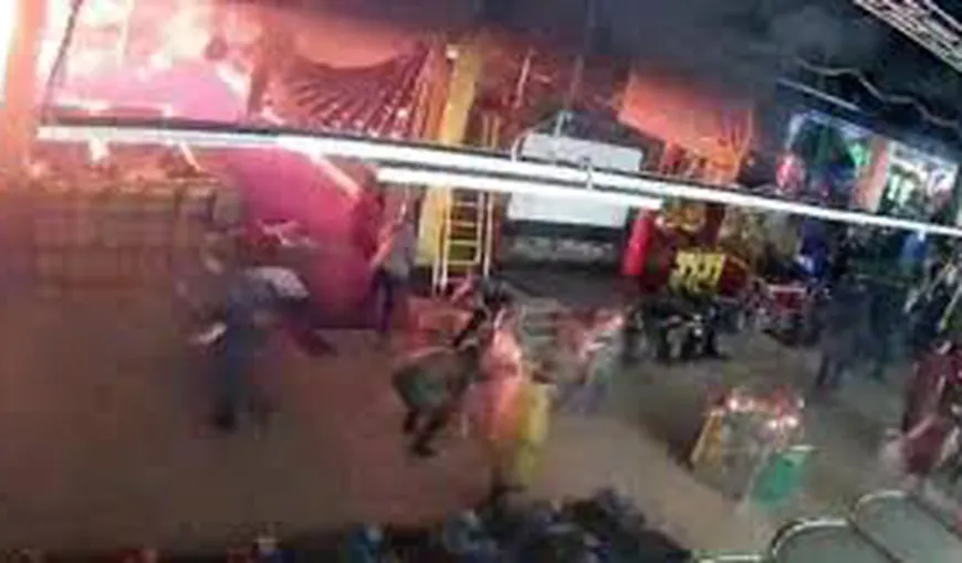 Camerele de supraveghere au surprins momentul în care a izbucnit incendiul în mall-ul din Rusia. 41 de copii au murit