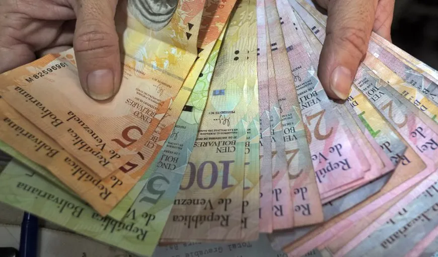 Venezuela introduce în circulaţie noi monede. Preşedintele taie trei zerouri din moneda naţională