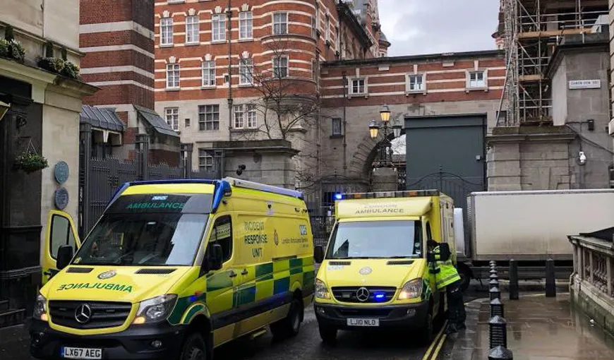 Pachet suspect la Parlamentul britanic. Două persoane au fost internate de urgenţă în spital
