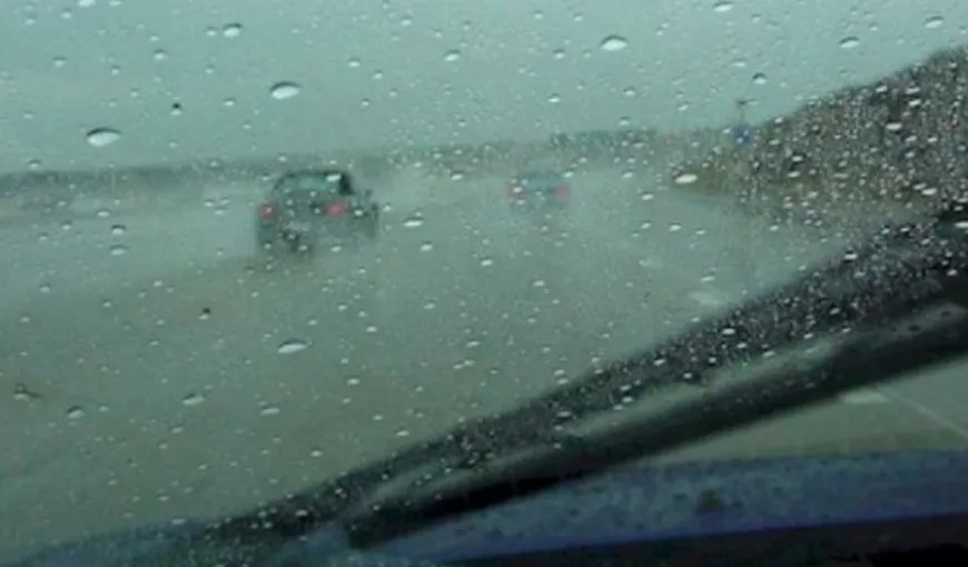 Trafic îngreunat pe A2 Bucureşti – Constanţa din cauza ploii torenţiale