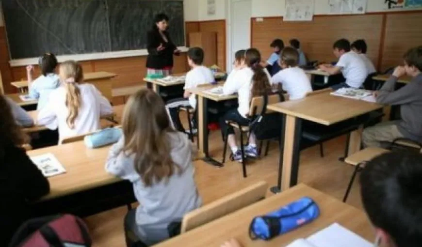 Un profesor american îşi dă fiica la şcoală în România. Care este motivul