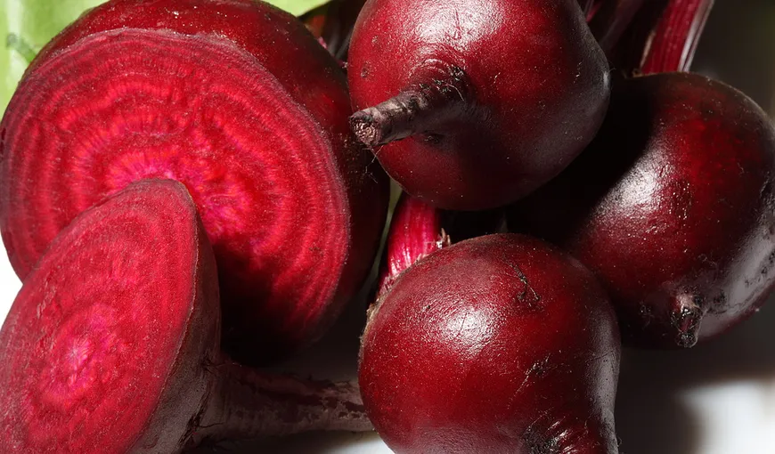 Sfecla roşie: De ce să o incluzi în dieta ta. 16 reţete naturiste pentru diverse boli