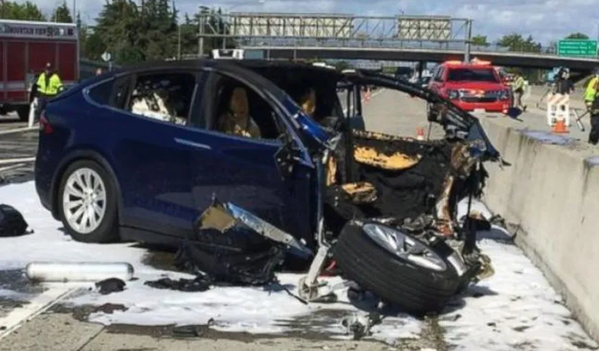 SCANDAL. Maşina Tesla implicată într-un accident mortal era pe pilot automat VIDEO
