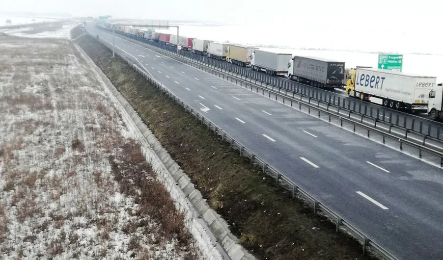 Haos în vămi: Coloane mari de camioane s-au format la toate punctele de trecere a frontierei în Ungaria