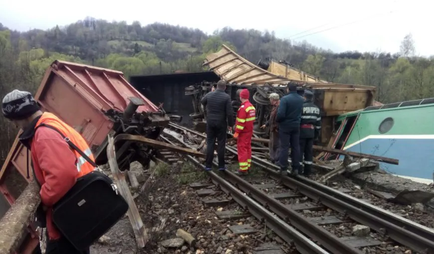 Concluziile anchetei privind accidentul feroviar din Hunedoara. Deraierea s-a produs din cauza vitezei şi pentru că mecanicii erau beţi