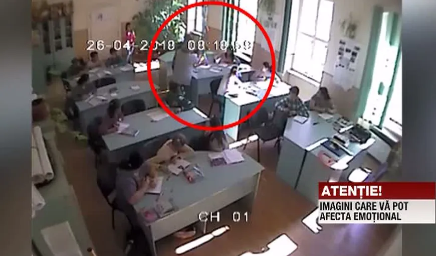 Eleve lovite cu biciul într-o şcoală din Sibiu. Agresorul a fost reţinut VIDEO