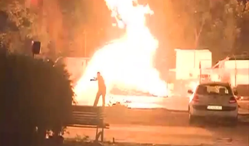Imagini şocante pe o stradă din Timişoara. Un bărbat a ars ca o torţă sub ochii îngroziţi ai unor rude