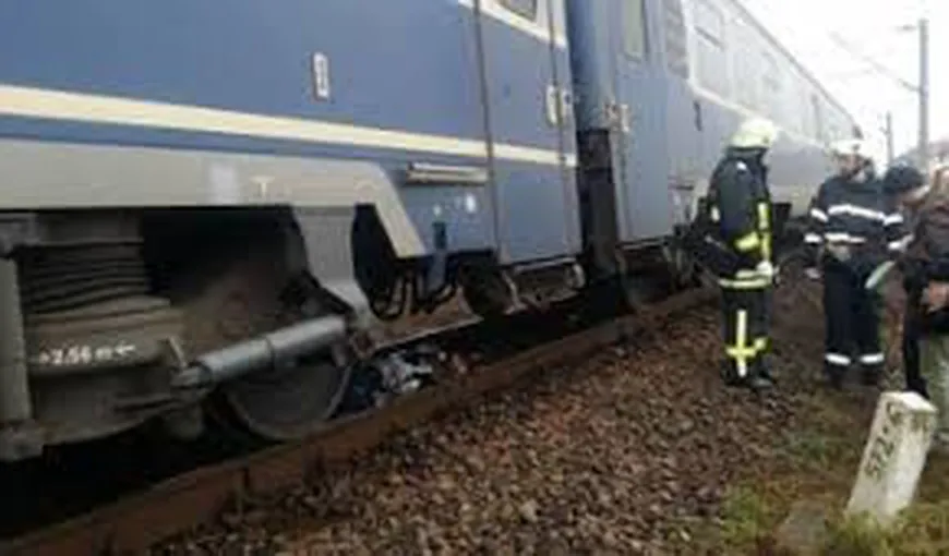 Accident feroviar în Hunedoara. Un tren care circula ruta Cluj – Bucureşti a lovit o maşină