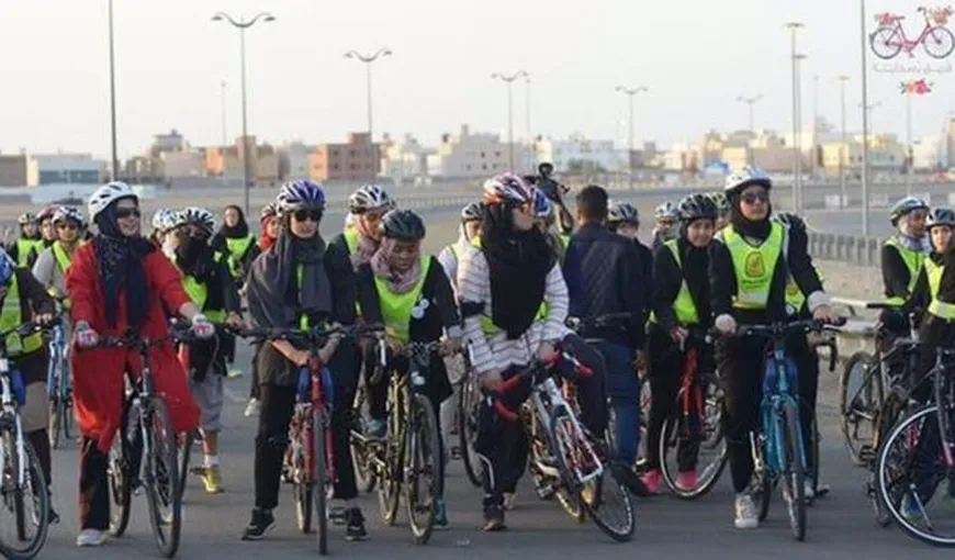 O nouă premieră istorică. Arabia Saudită a organizat prima cursă ciclistă pentru femei