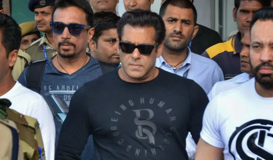 Salman Khan riscă 6 ani de puşcărie pentru o infracţiune de acum 20 de ani. Actorul a fost declarat vinovat de justiţie