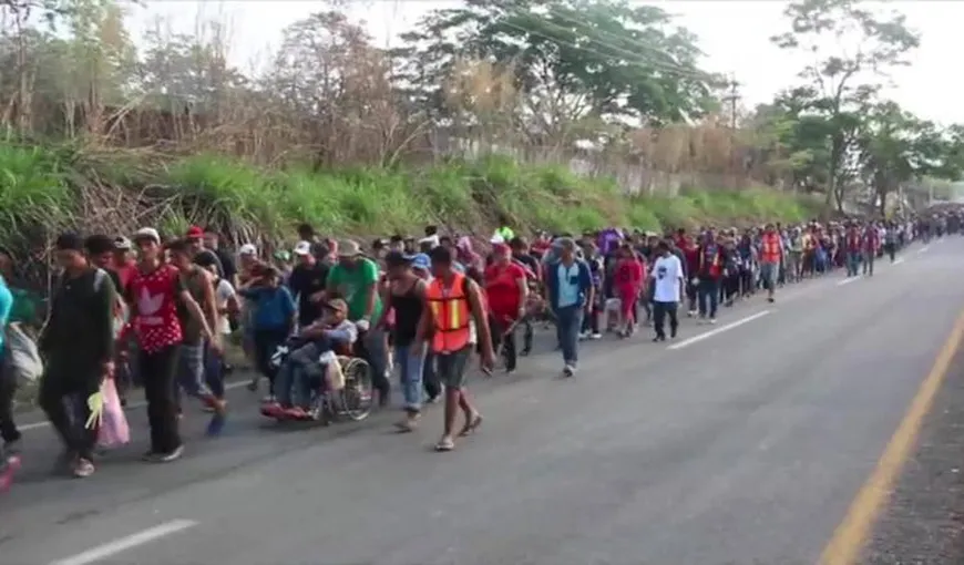 Caravana cu migranţi care se îndrepta SUA s-a oprit în Mexic