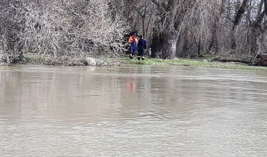Trupurile celor două adolescentele căutate în Dunăre de pompieri şi scanfandri au fost găsite UPDATE