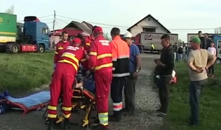 Accident grav în Bistriţa, un biciclist a fost lovit de un camion. Victima a fost preluată cu elicopterul VIDEO