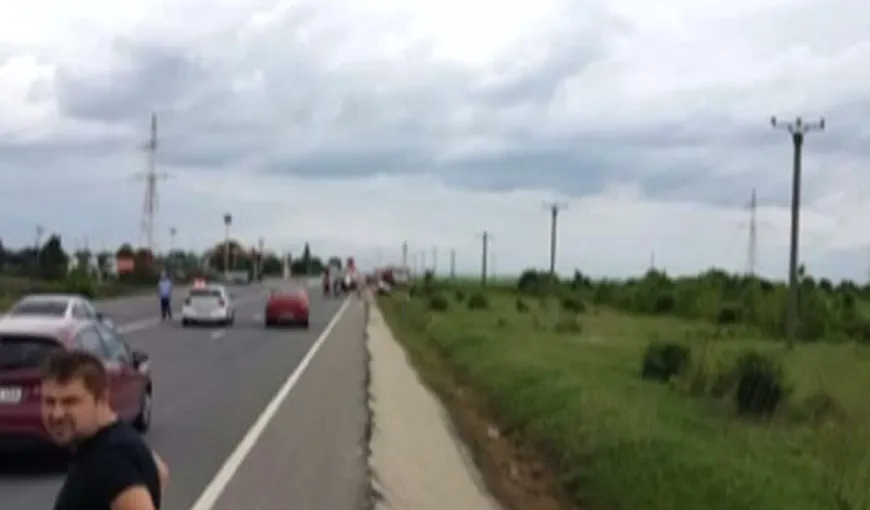 Accident grav a avut loc pe DN5, pe sensul Bucureşti-Giurgiu. Trei persoane au fost rănite