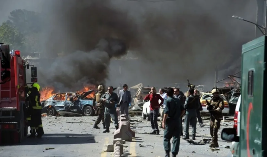 Triplă explozie la Kabul, printre victime se află şi un jurnalist