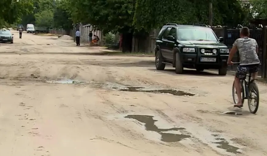 Autobuze electrice, pe uliţe de pământ. Investiţie colosală în Dăbuleni