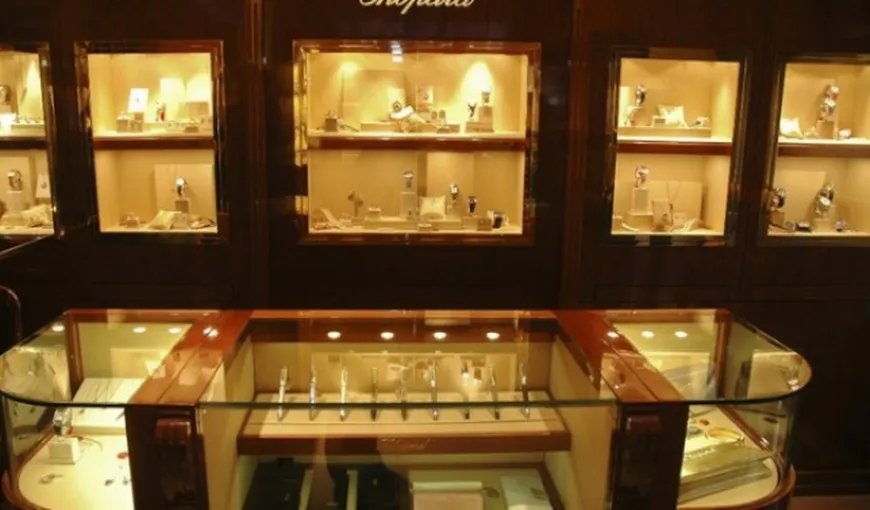 Tentativă de JAF într-un magazin de bijuterii din Capitală. Vânzătoarea, atacată cu aparat cu electroşocuri